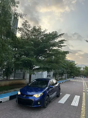 Toyota Corolla S Premium 4dr Sedan (1.8L 4cyl CVT) 2014 Blue