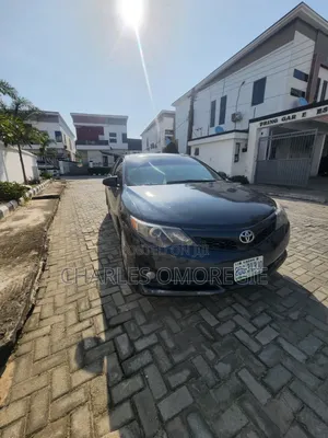 Toyota Camry SE 4dr Sedan (2.5L 4cyl 6A) 2013 Gray