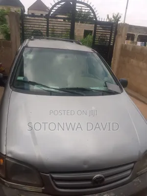 Toyota Sienna LE 2002 Silver