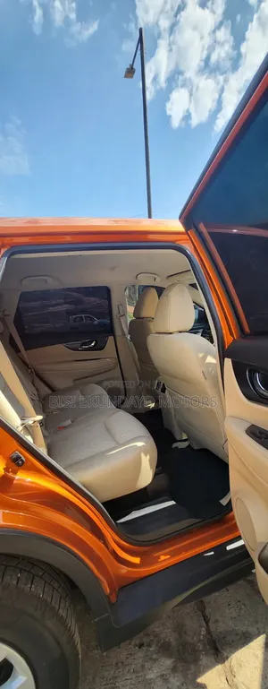 Nissan Rogue S AWD 2017 Orange