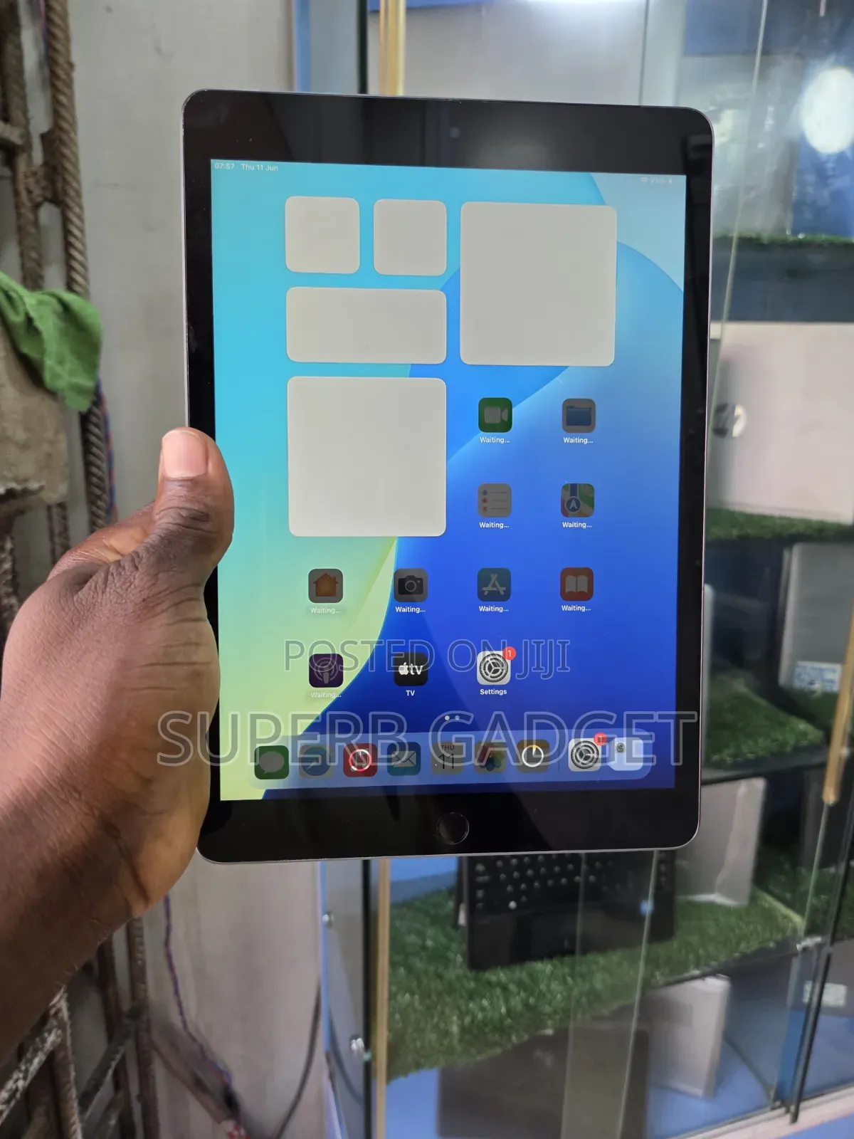 Apple iPad 10.2 (2021) 64 GB Black