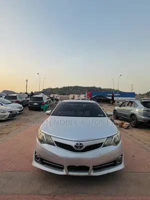 Toyota Camry 2014 Silver