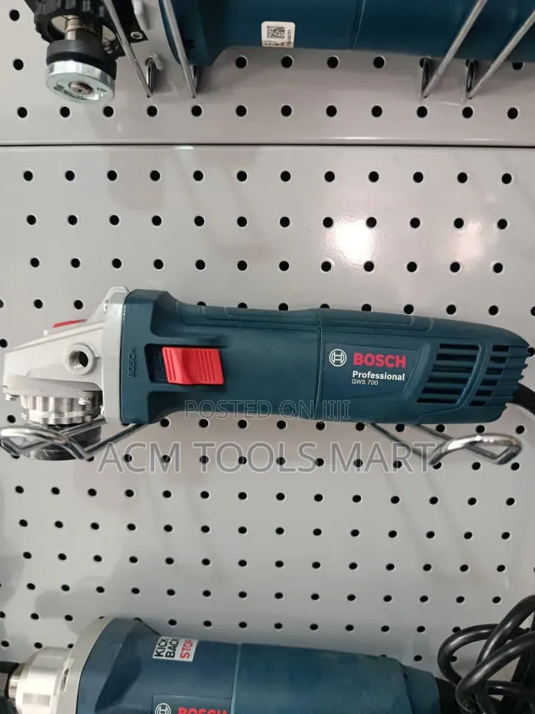 Bosch GWS 700 Angle Grinder 41⁄2" (115mm) – 700w Heavy Duty