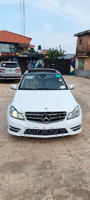 Mercedes-Benz C300 Sport 4Matic Sedan AWD (3.5L 6cyl 7A) 2014 White