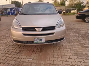 Toyota Sienna CE 2005 Gold