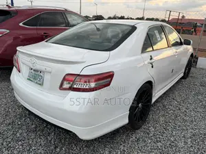 Toyota Camry SE 4dr Sedan (2.5L 4cyl 6AM) 2010 White