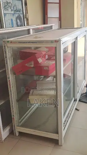 Aluminium Show Glass
