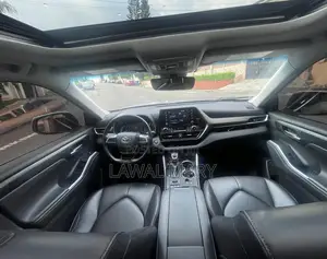 Toyota Highlander Limited 2022 Gray
