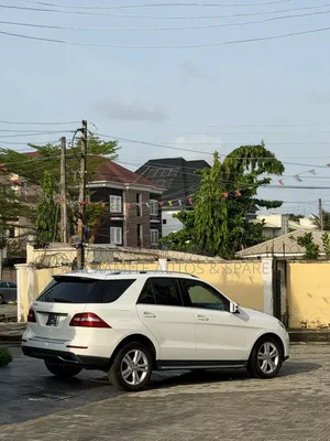 Mercedes-Benz M Class ML350 4MATIC 4dr SUV AWD (3.5L 6cyl 7A) 2015