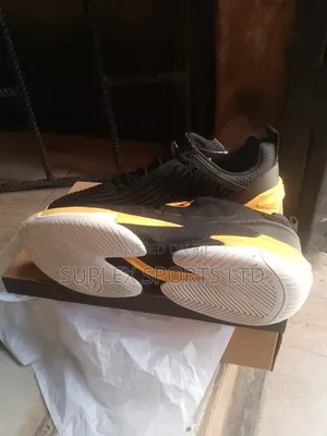 Lawn Tennis Shoe (Kazu)
