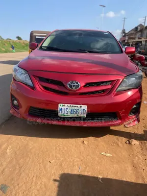 Toyota Corolla 2013 Red
