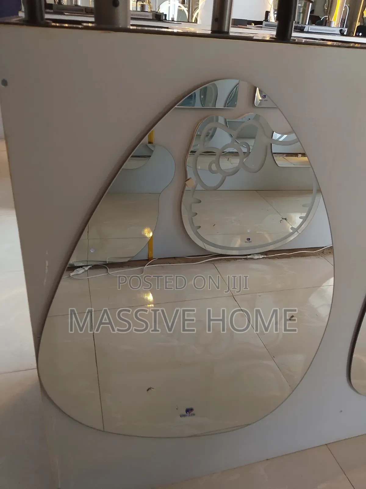 Shapeless Plan Mirror