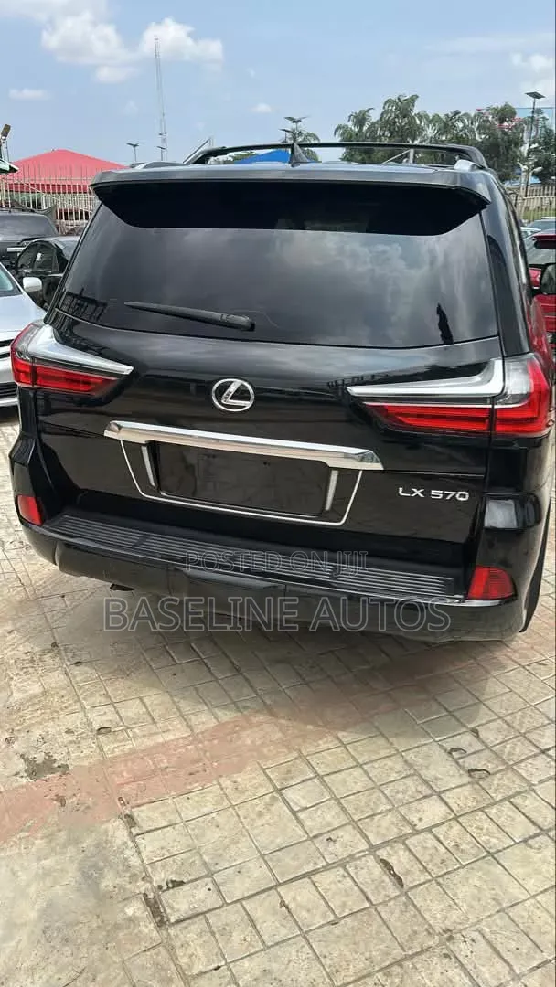 Lexus LX 2018 Black