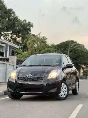 Toyota Yaris Base Hatchback 5dr 2010 Black