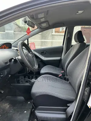 Toyota Yaris Base Hatchback 5dr 2010 Black