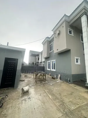 Mini Flat in Lekki Scheme for rent