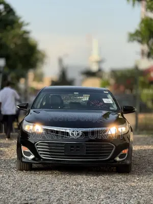 Toyota Avalon XLE Sedar FWD (3.5L 6cyl 6A) 2013 Black