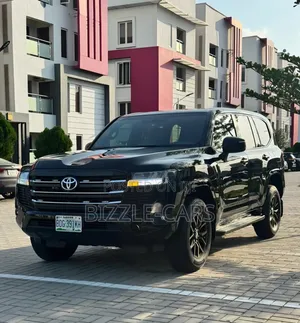 Toyota Land Cruiser 2025 Black