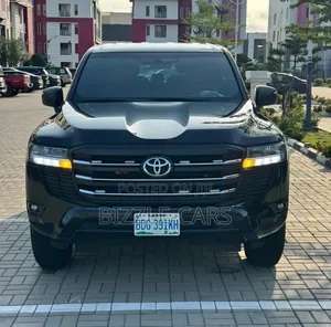 Toyota Land Cruiser 2025 Black