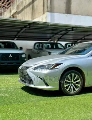 Lexus ES 2019 Silver
