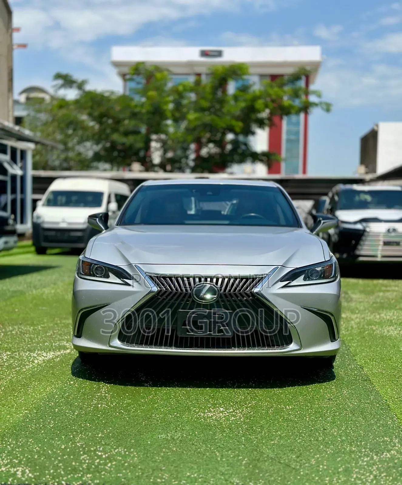 Lexus ES 2019 Silver