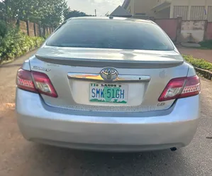 Toyota Camry LE 4dr Sedan (2.5L 4cyl 6AM) 2010 Silver