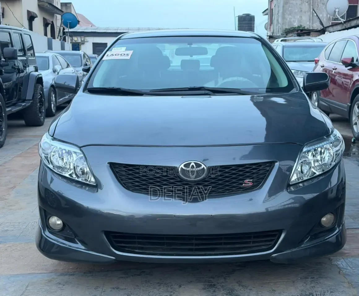 Toyota Corolla 2011 Green