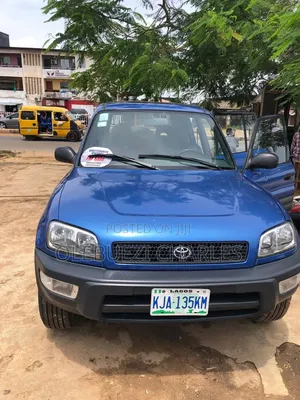 Toyota RAV4 1999 Blue