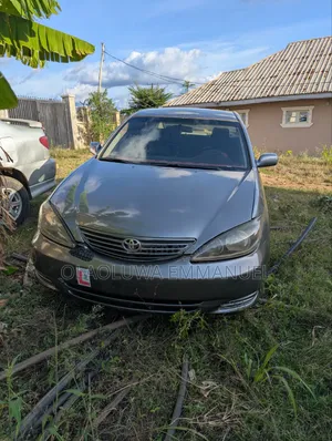 Toyota Camry LE 4dr Sedan (2.4L 4cyl 5M) 2003 Gray