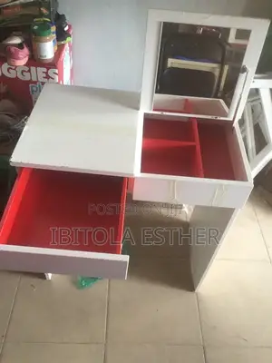 Dressing Table With Mirror
