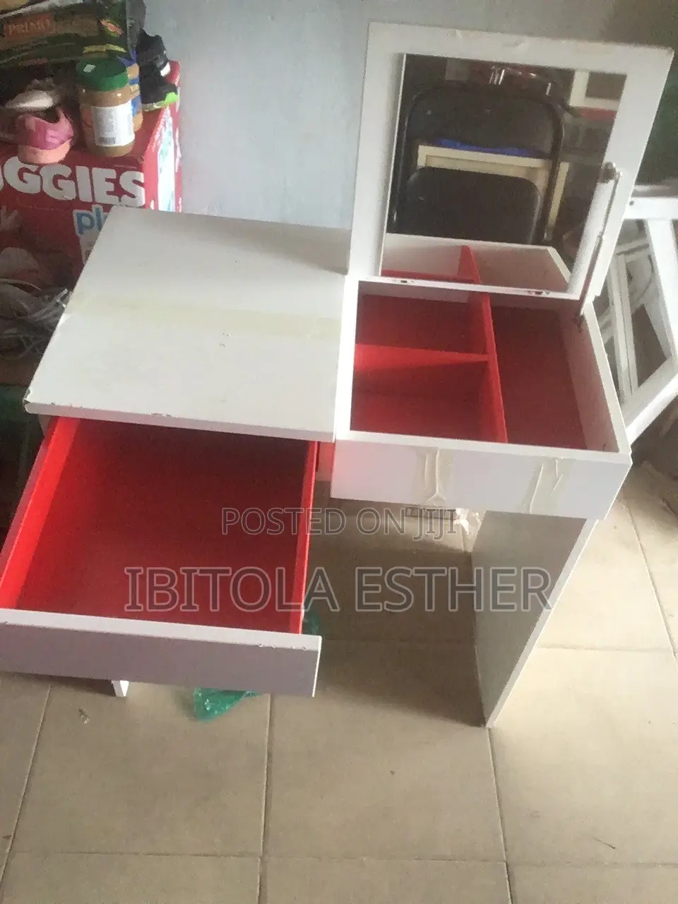 Dressing Table With Mirror