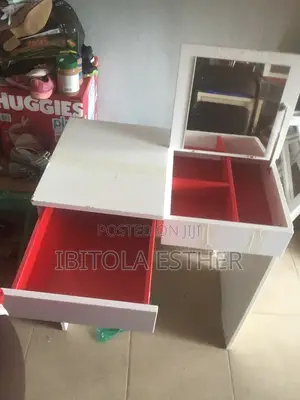 Dressing Table With Mirror
