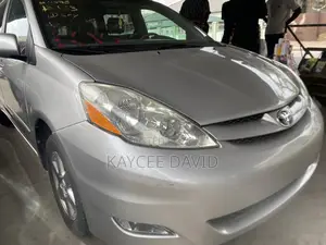 Toyota Sienna XLE FWD 2006 Silver