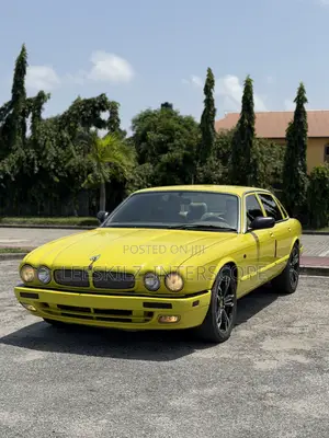 Jaguar XJ 1997 Yellow
