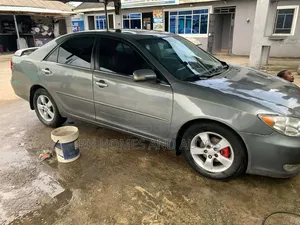 Toyota Camry 2004 Gray