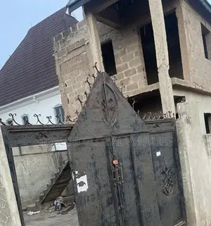 3bdrm Bungalow in Tireadara Estate, Akala Express for sale