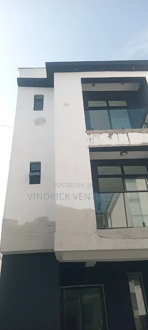 2bdrm Apartment in An Estate Along for rent