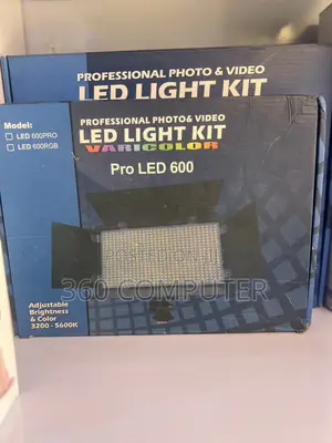 Led 600 Professional Photo and Video Led Light Kit.