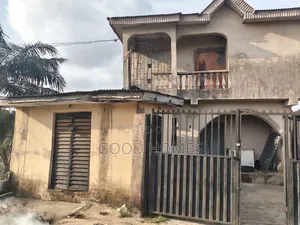 6bdrm Block of Flats in Afolabi, Igando / Ikotun/Igando for sale