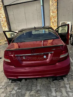 Mercedes-Benz C300 2012 Red