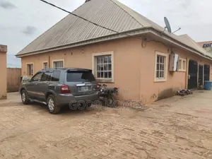 20bdrm Block of Flats in Adexson, Igando / Ikotun/Igando for sale