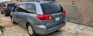 Toyota Sienna LE AWD 2009 Blue