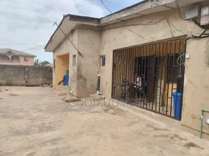 20bdrm Block of Flats in Akesan, Igando / Ikotun/Igando for sale
