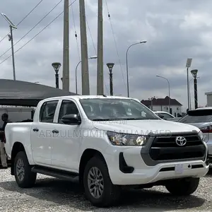 New Toyota Hilux 2025 White