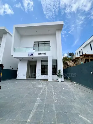 4bdrm Duplex in Chevron for sale