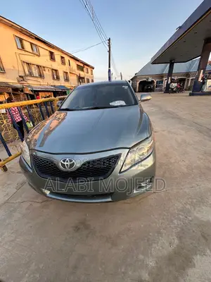 Toyota Camry LE 4dr Sedan (2.5L 4cyl 6AM) 2010 Green