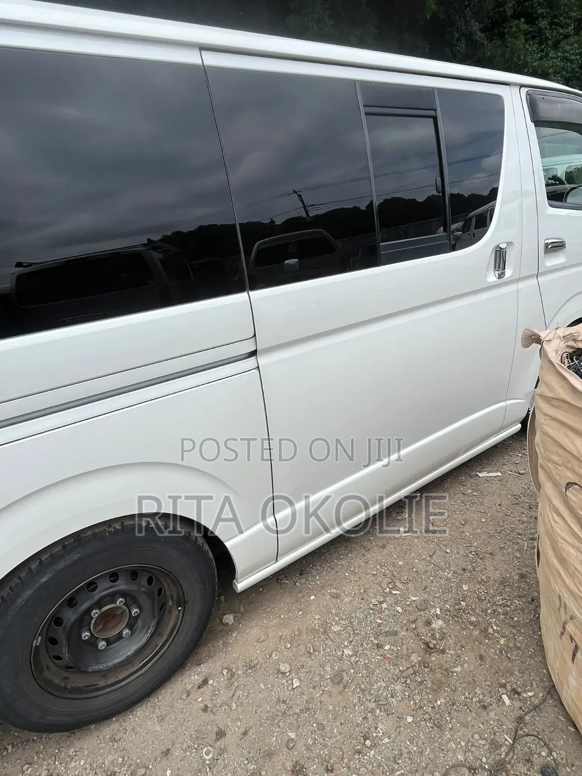 Toyota HiAce 2010 White