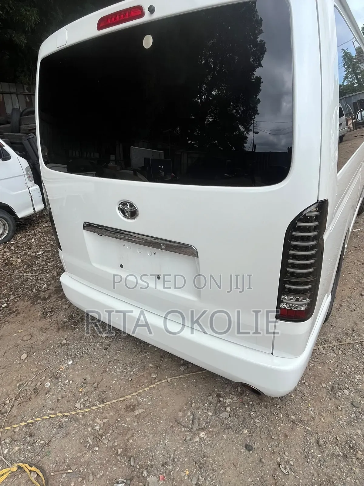 Toyota HiAce 2010 White