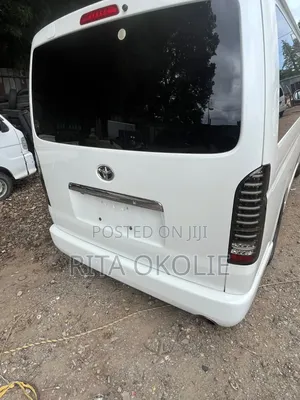 Toyota HiAce 2010 White