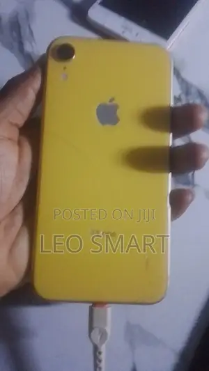 Apple iPhone XR 64 GB Yellow